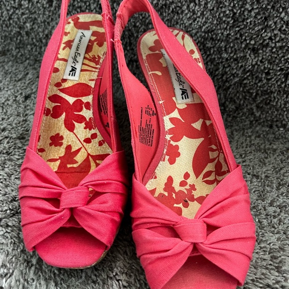 AMERICAN EAGLE WEDGE SHOES IN EXCELLENT CONDITION! - Picture 3 of 4